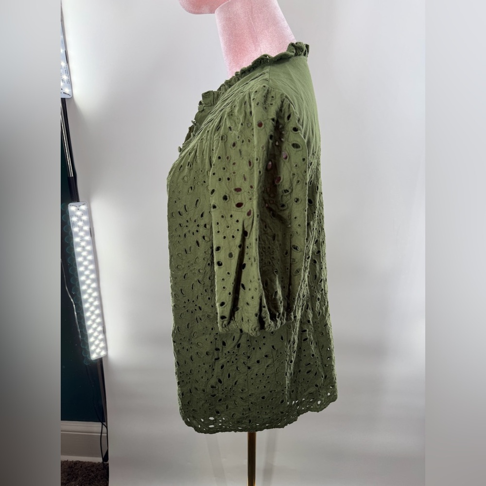 NWOT Pretty Garden Eyelet Blouse - Picture 8 of 11